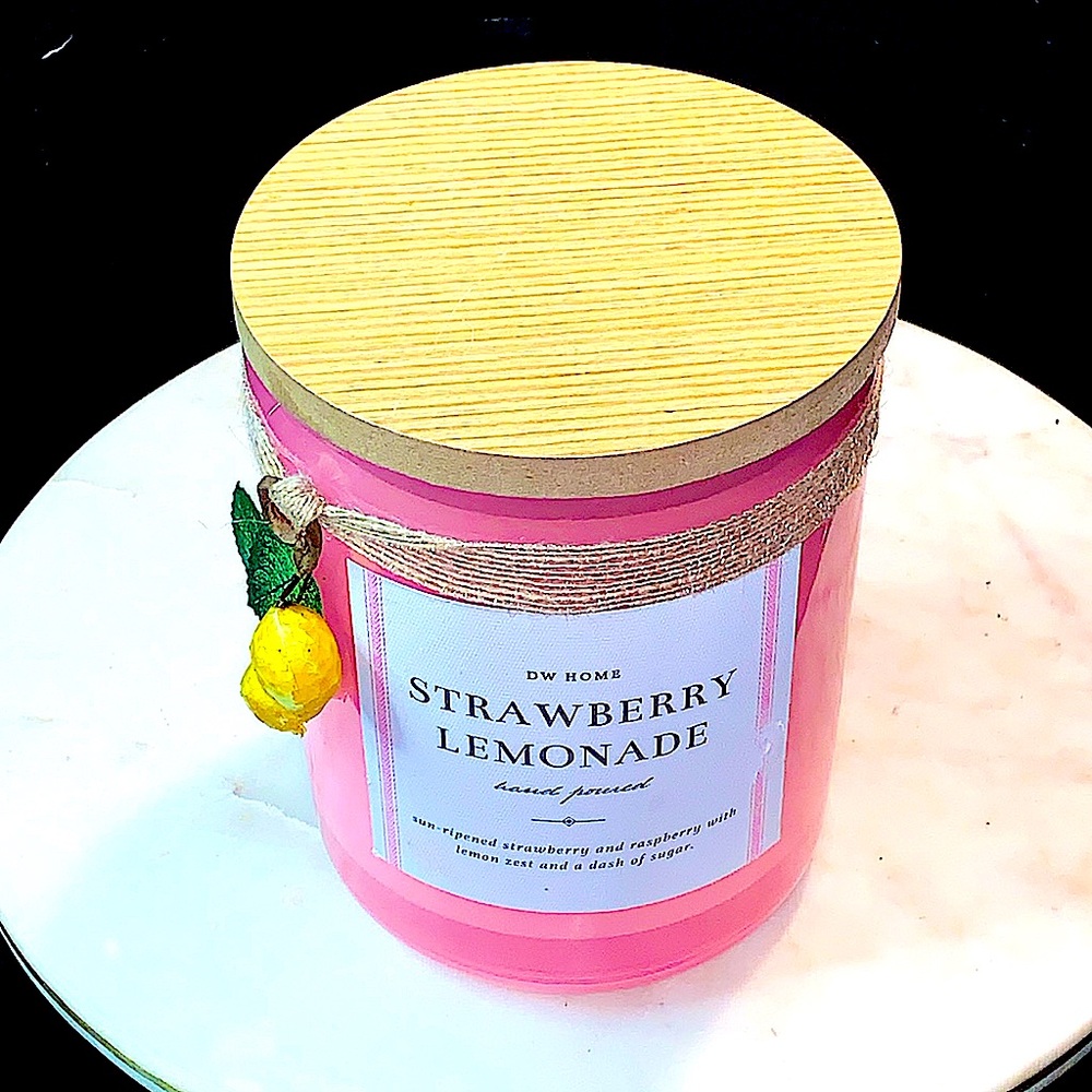 DW HOME CANDLE STRAWBERRY LEMONADE 3 WICK 26.7oz RICHLY SCENTED